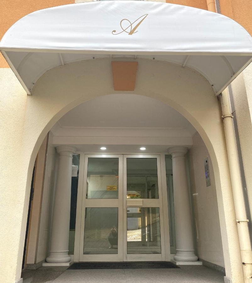 Monte Carlo Luxury Holidays Sea View Босолей Екстер'єр фото